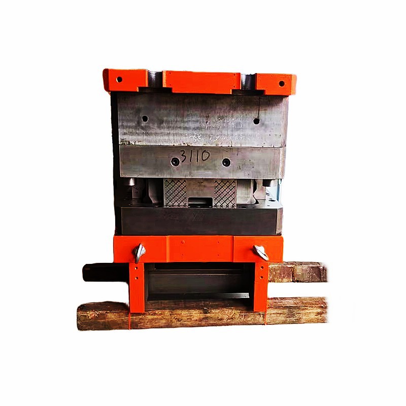 Els fabricants produeixen matrius d'estampació d'escalfadors d'aigua